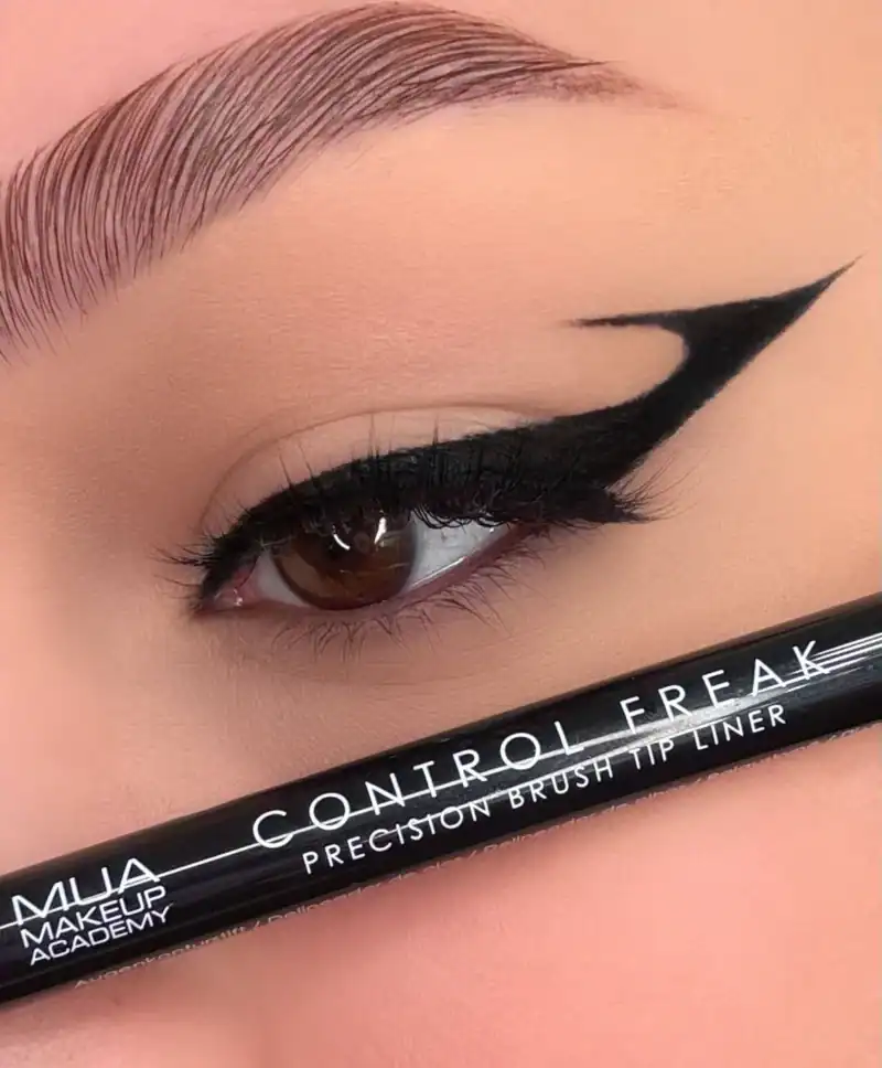 MUA Control Freak Eyeliner Jet Black, 0.5g - Image 4